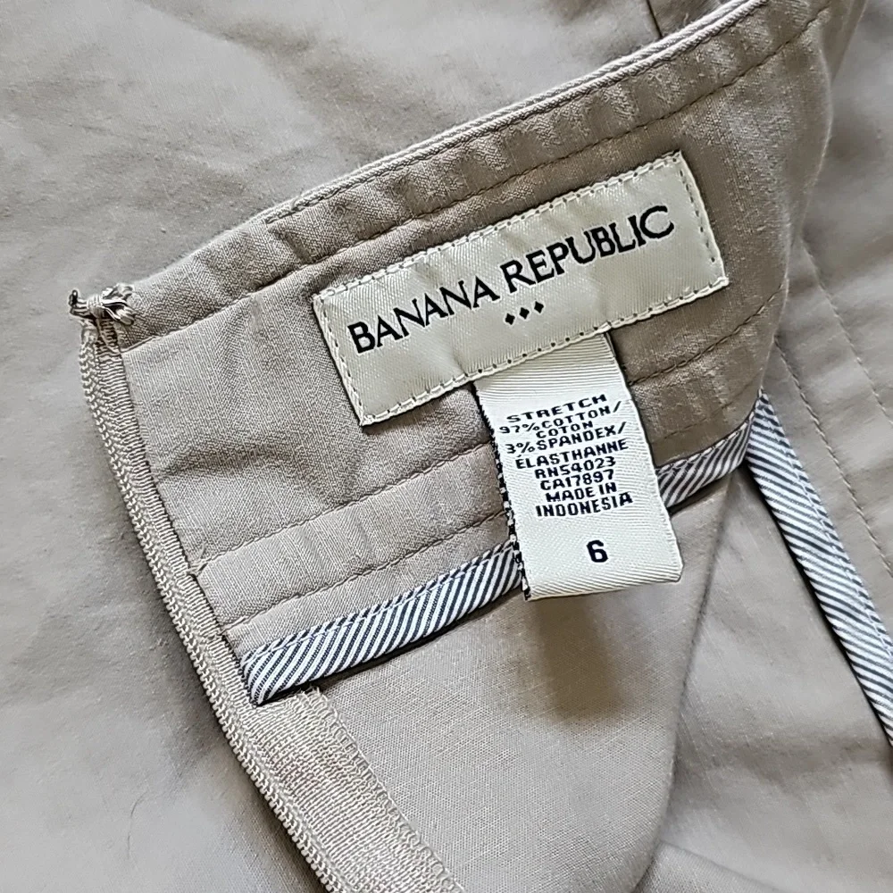 NWOT Banana Republic Penci Skirt Khaki Neutral Sz 6 Stretch